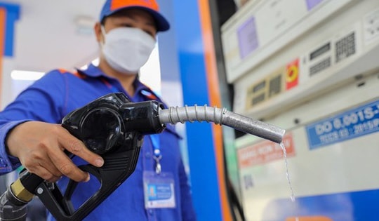 Giá xăng dầu bật tăng trở lại, RON95 lên 18.173 đồng/lít
