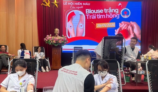 Hơn 160 đơn vị máu từ nhân viên y tế Bệnh viện Hữu Nghị tiếp sức người bệnh dịp cận Tết