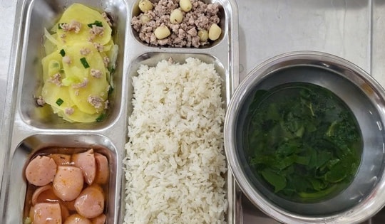 Sở GD&ĐT TPHCM yêu cầu dừng suất ăn của Sago Food, UBND xã khẳng định xử lý nghiêm