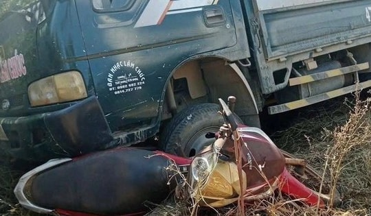 Xe tải tự trôi tông bé gái 10 tuổi tử vong