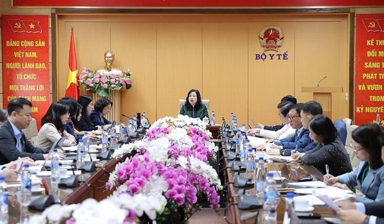 Khẩn trương triển khai Chương trình Mục tiêu quốc gia về chăm sóc sức khỏe, dân số và phát triển