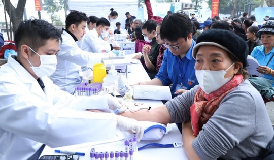 Hơn 1.000 người cao tuổi Thủ đô được tư vấn sức khoẻ miễn phí, hỗ trợ dinh dưỡng khoa học