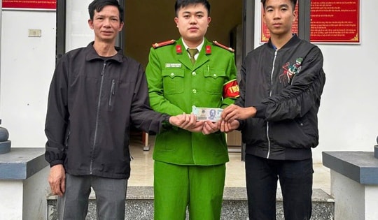 Nhận tiền chuyển nhầm, nam sinh lớp 12 tìm người trả lại