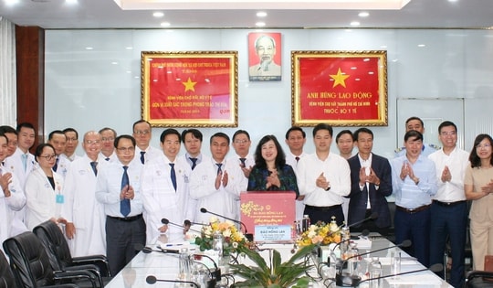 Bộ trưởng Đào Hồng Lan: Bệnh viện Chợ Rẫy cần tạo đột phá về cơ sở vật chất, phát huy vai trò đầu tàu phía Nam