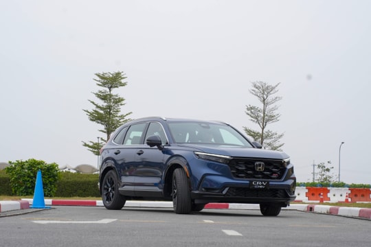 Honda CR-V e:HEV mới: Chuyển sang lắp ráp trong nước, bỏ cần số truyền thống