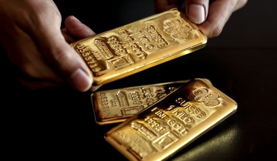 Giá vàng thế giới vận động quanh mức 4.700 USD