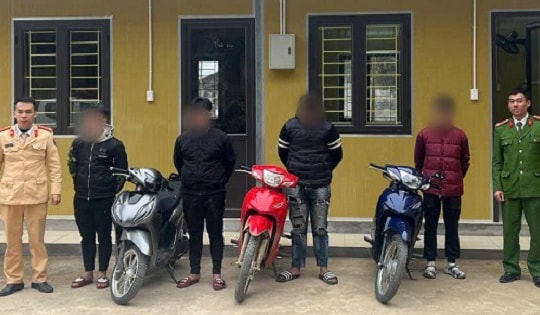 Xử lý nhóm thanh thiếu niên điều khiển xe mô tô 'bốc đầu'