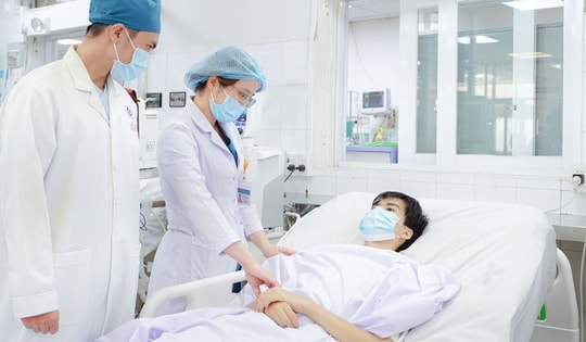 Cứu sống nam thiếu niên bị sốt xuất huyết biến chứng tan huyết cấp hiếm gặp