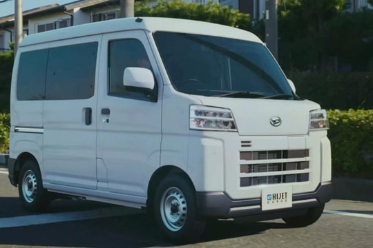 Chạy 200 km mỗi lần sạc, xe tải van thuần điện của Toyota ra mắt tại Nhật Bản