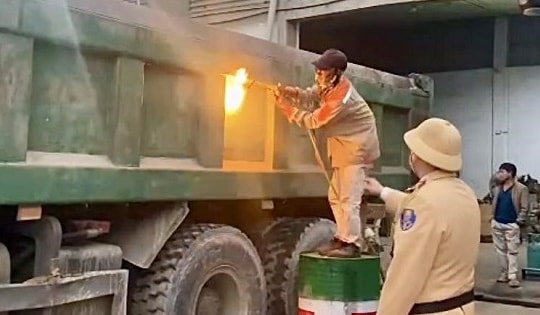 Phạt hơn 60 triệu đồng vì cơi nới thùng xe tải