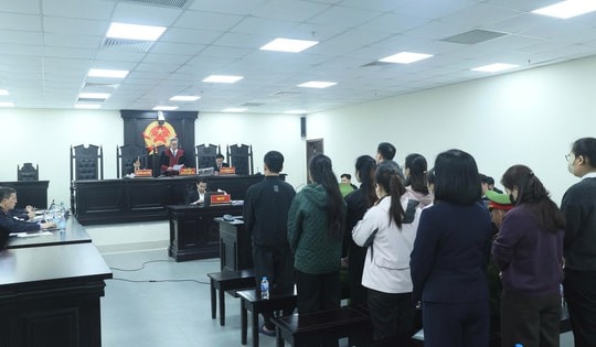 Viện kiểm sát đề nghị nhóm buôn lậu nộp lại 546 kg vàng