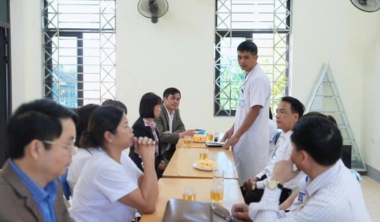 Giám đốc Sở Y tế Điện Biên kiểm tra trực cấp cứu, phòng dịch dịp Tết