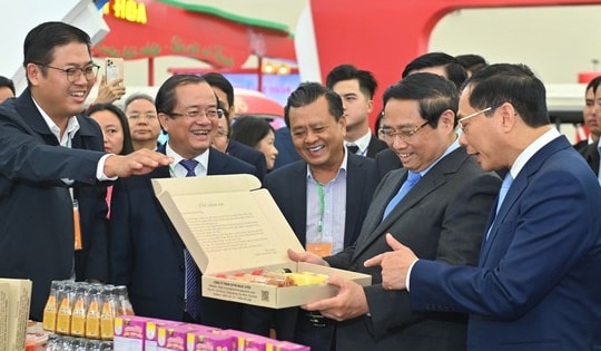 Thủ tướng yêu cầu đẩy mạnh quảng bá sản phẩm, thương hiệu địa phương tại Hội chợ Mùa Xuân 2026