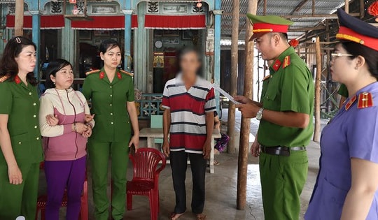 Khởi tố người phụ nữ lên mạng xúc phạm thẩm phán