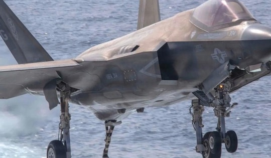 Tiêm kích F-35 từ tàu USS Abraham Lincoln Mỹ bắn hạ UAV Iran trên biển Ả Rập