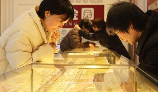 Nhiều nhà kinh tế nâng dự báo giá vàng, bạc sau những cú đảo chiều chóng mặt