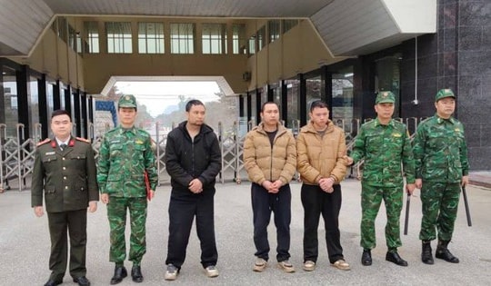 Trao trả 3 người Trung Quốc nhập cảnh trái phép vào Việt Nam