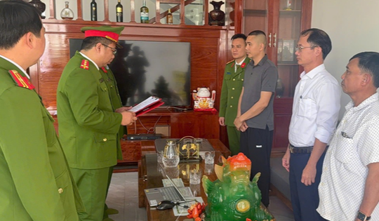 Khởi tố 3 đối tượng có hành vi thô bạo với phụ nữ mang thai 8 tháng