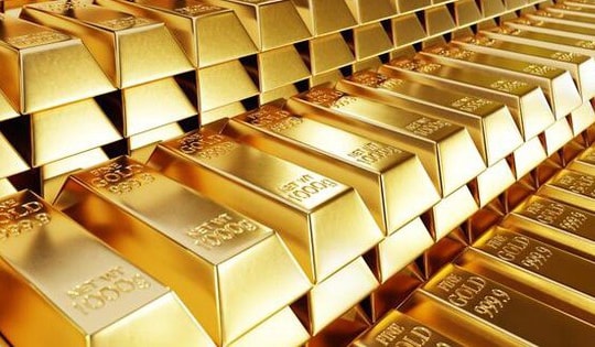 Giá vàng thế giới giảm về 4.767 USD