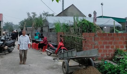 Ba người trong một gia đình tử vong nghi do đốt than sưởi ấm