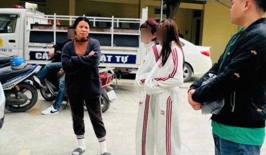 Phát hiện 9 nữ nhân viên bị khóa cửa trong quán karaoke