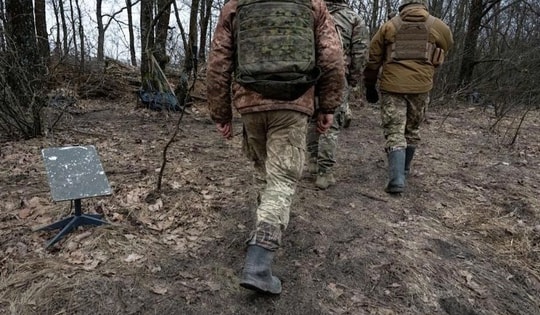 SpaceX 'cắt sóng' Starlink khiến Nga rối loạn trên tiền tuyến Ukraine