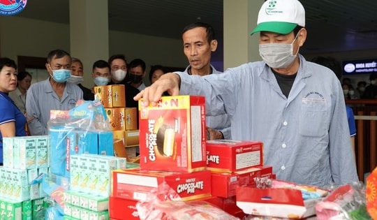 'Siêu thị Tết 0 đồng', thêm gắn kết yêu thương với người bệnh