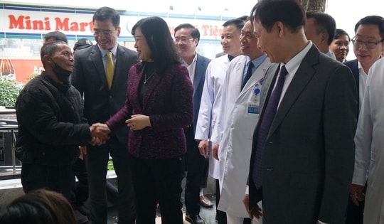 Bộ trưởng Bộ Y tế thăm, làm việc và chúc Tết cán bộ ngành y Hải Phòng