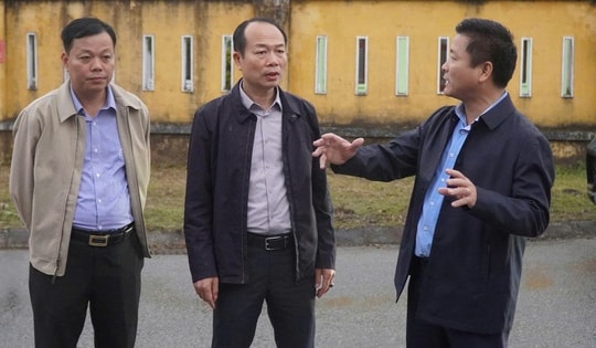 Lắp camera giám sát, ngăn đổ trộm rác ở khu quy hoạch Đại học Huế