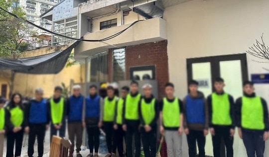 Tạm giữ 10 thanh thiếu niên dùng hơi cay, pháo diêm đuổi nhau trên nhiều tuyến phố Hà Nội