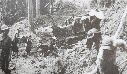 Nữ y tá liệt sĩ và những đồng đội trên con đường tuổi 20