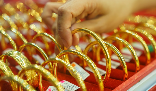 Chốt giá vàng hôm nay ngày 10/2 chưa ngừng tăng mạnh