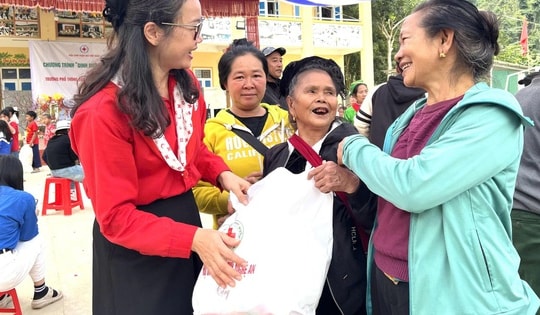 Hơn 1,3 triệu suất quà 'Tết Nhân ái' đến với người dân cả nước