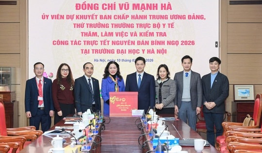 Thứ trưởng Thường trực Bộ Y tế Vũ Mạnh Hà thăm, chúc Tết Trường và Bệnh viện Đại học Y Hà Nội