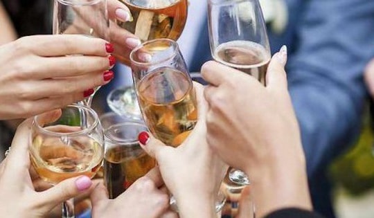 Uống rượu bia ngày Tết, hôm sau CSGT kiểm tra có nồng độ cồn có bị xử phạt không?