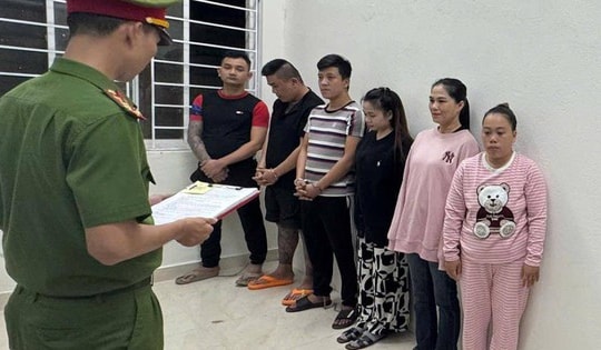 Bắt tạm giam nhóm đối tượng cầm kiếm truy đuổi nhau giữa phố