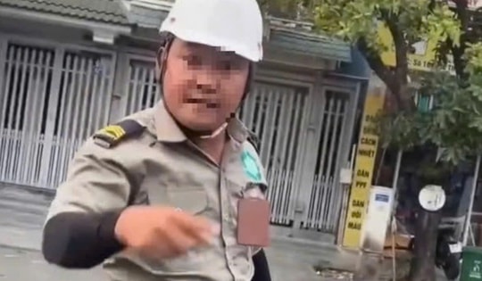 Công an xác minh vụ người đàn ông mặc đồ bảo vệ đe dọa tài xế ô tô ở TPHCM