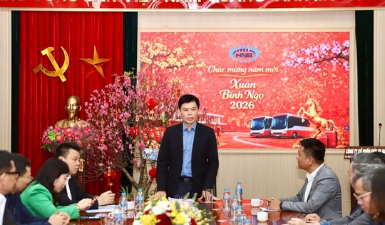 Lãnh đạo Bộ Xây dựng trực tiếp thị sát các bến xe Hà Nội dịp cao điểm Tết