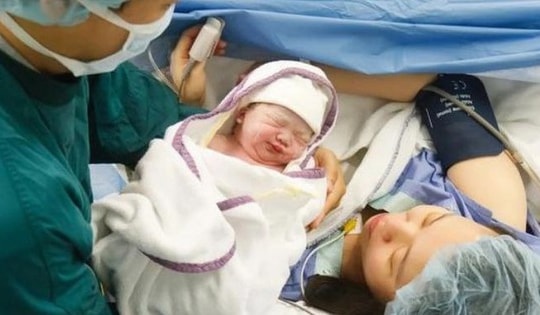 Bổ sung chính sách hỗ trợ sinh đủ 2 con, khuyến khích phụ nữ sinh con trước 35 tuổi