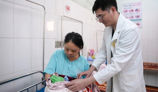 Giành lại sự sống cho mẹ con sản phụ bị xuất huyết buồng ối hiếm gặp ngày cận Tết
