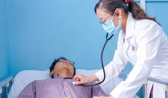 Ngộ độc thực phẩm, rượu bia gia tăng dịp Tết: Chuyên gia cảnh báo không chủ quan