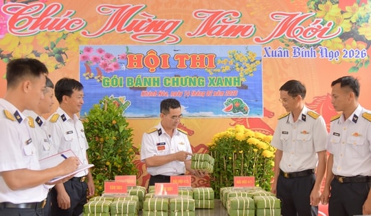 Lữ đoàn 955 tổ chức thi gói bánh chưng mừng Xuân Bính Ngọ 2026