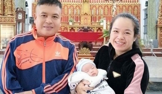 Thiên thần nhỏ mang mùa xuân đặc biệt đến với cặp vợ chồng hiếm muộn