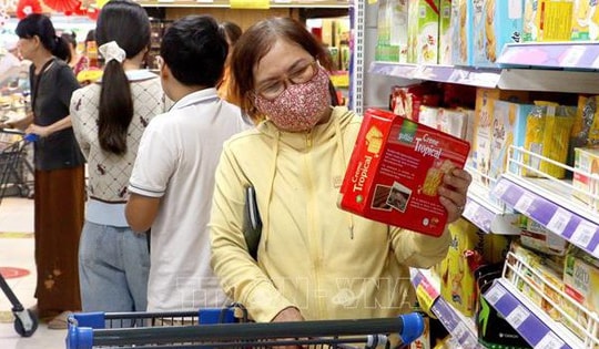 Thị trường hàng hóa ngày 28 Tết sôi động, giá cả vẫn ổn định