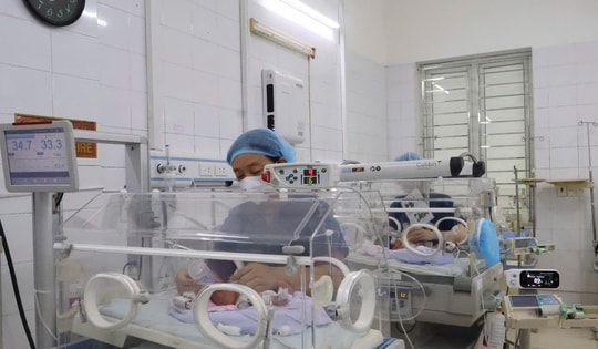 Trong dịp đoàn viên, những cuộc "chạy đua" vẫn tiếp diễn