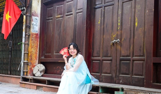 Hà Nội mùng 1 Tết: Bình yên trong nhịp thở đầu Xuân