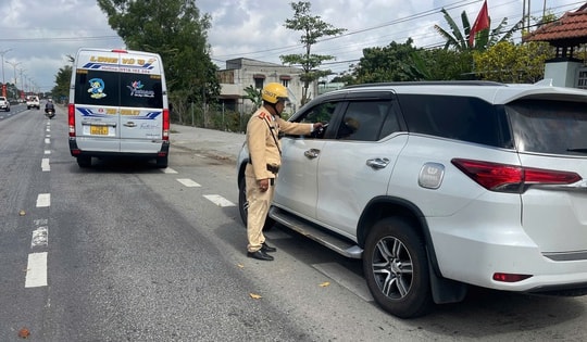 Huế xử lý hàng trăm trường hợp vi phạm giao thông dịp Tết, 3 người tử vong do tai nạn