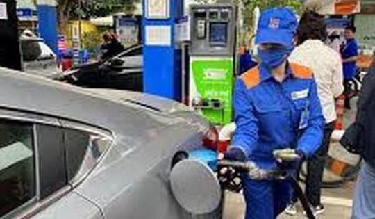 Giá xăng dầu tăng giảm đan xen ngày đầu năm mới, RON95 còn 19.152 đồng/lít