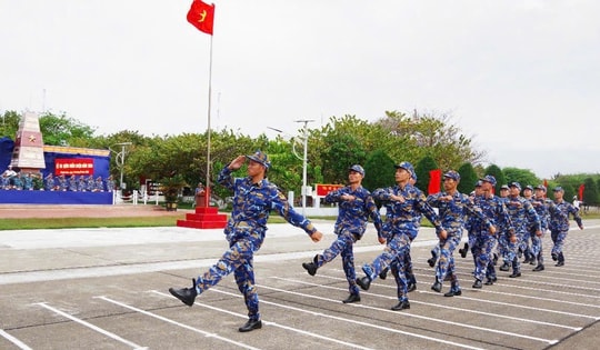 Sôi nổi ra quân huấn luyện năm 2026 trên các đảo ở Trường Sa
