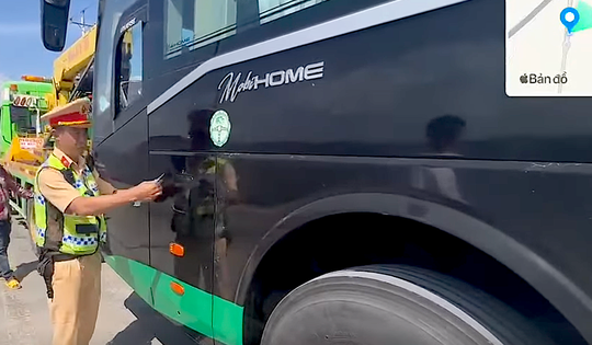 Xe khách mắc 3 vi phạm trong 1 lần kiểm tra, tổng mức phạt trên 100 triệu